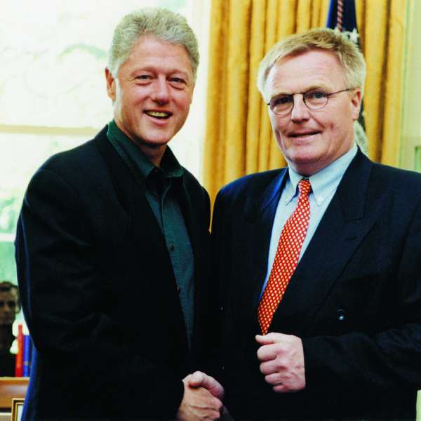 Kunstneren Per Arnoldi med præsident Clinton