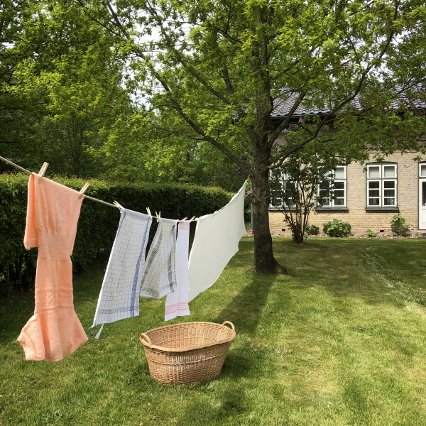 Vasketøj i haven på Christian Lassens Minde Museum